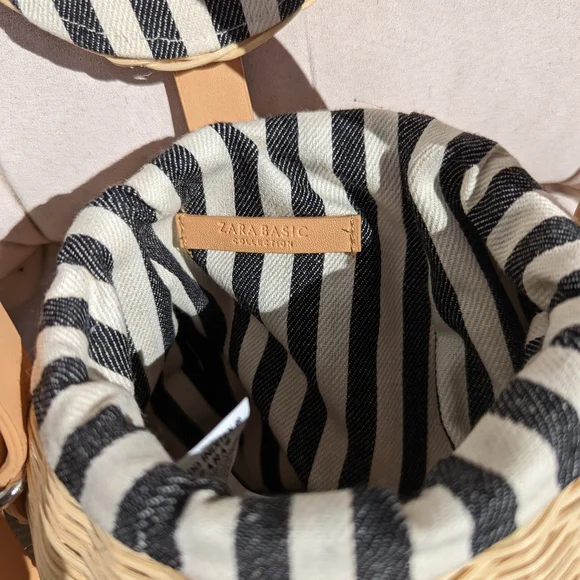 Zara Basic Collection purse - Picture 3 of 6